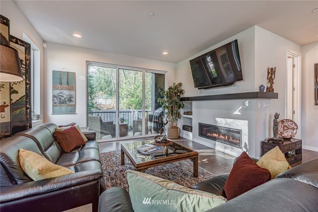 $840,000 | 23704 5th Avenue Southeast, Unit A, Bothell, WA 98021