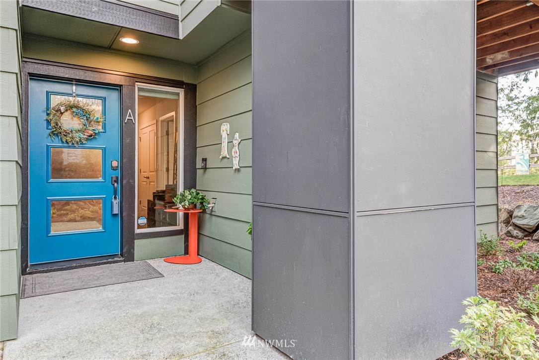 23704 5th Avenue Southeast, Unit A Bothell, WA 98021 - Photo 3 of 36