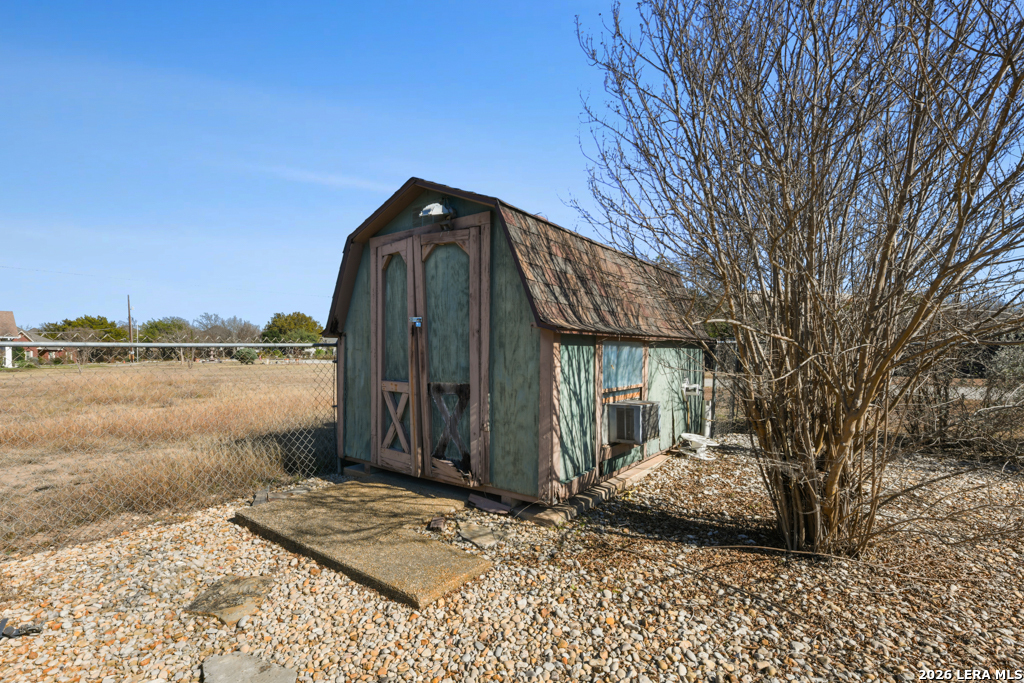 1033 East Live Oak Road Schertz, TX 78154 - Photo 33 of 35