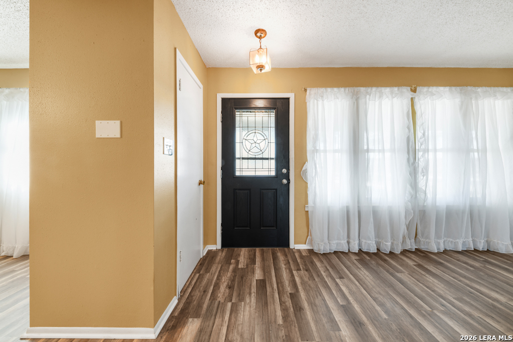 1033 East Live Oak Road Schertz, TX 78154 - Photo 5 of 35