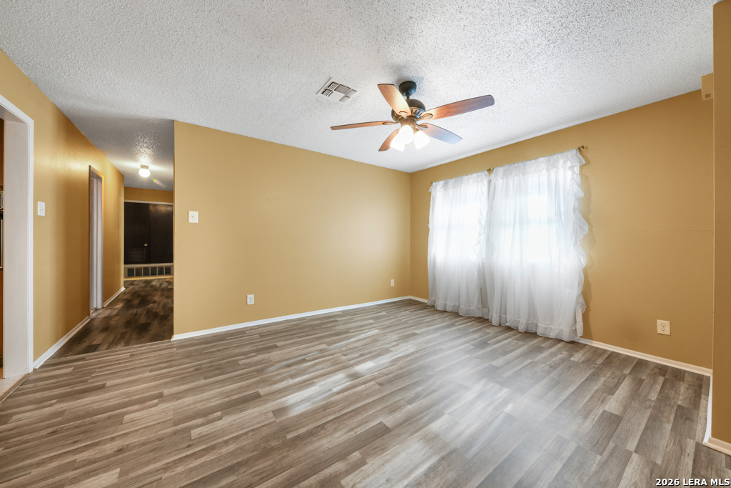 1033 East Live Oak Road Schertz, TX 78154 - Photo 8 of 35