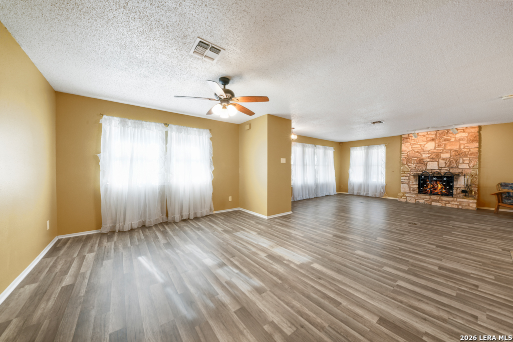 1033 East Live Oak Road Schertz, TX 78154 - Photo 9 of 35