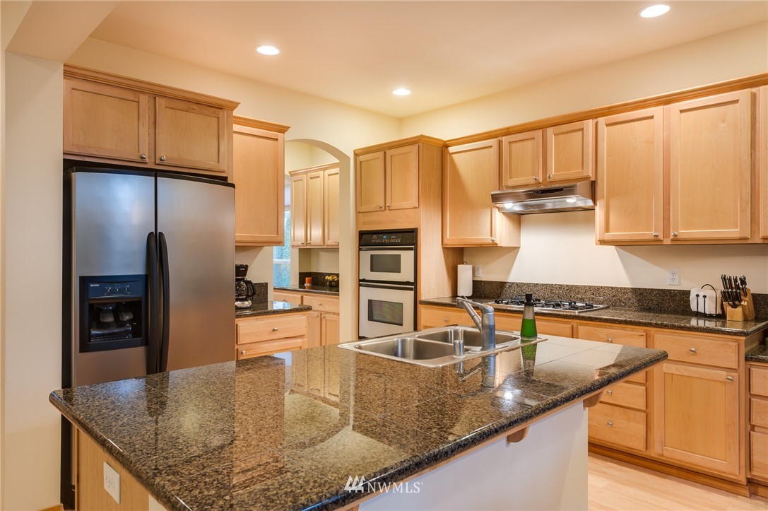 8618 Northeast 201st Place Bothell, WA 98011 - Photo 11 of 25 Gallery Image 11