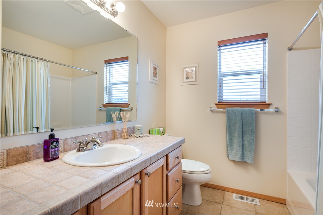 8618 Northeast 201st Place Bothell, WA 98011 - Photo 22 of 25 Gallery Image 22