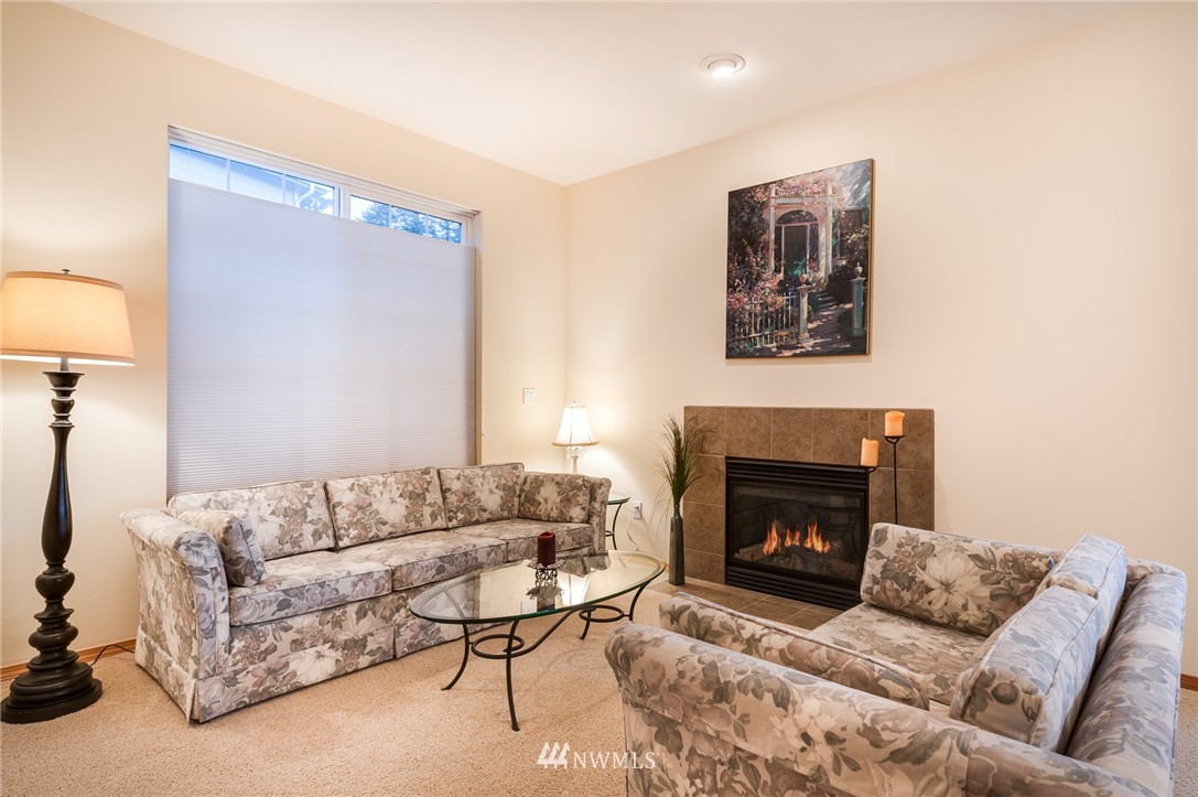 8618 Northeast 201st Place Bothell, WA 98011 - Photo 5 of 25 Gallery Image 5