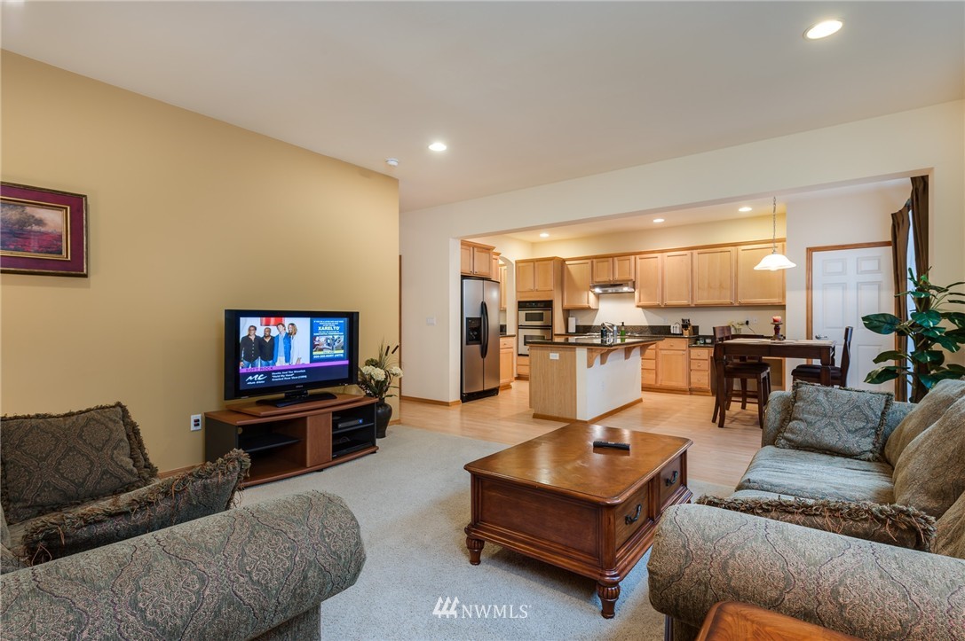 8618 Northeast 201st Place Bothell, WA 98011 - Photo 8 of 25 Gallery Image 8