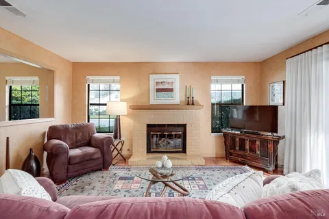 $799,000 | 554 7th Street West, Sonoma, CA 95476