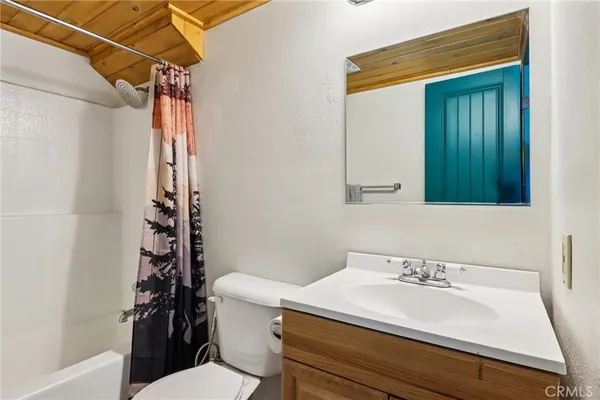$589,000 | 105 East Meadow Lane, Big Bear City, CA 92314