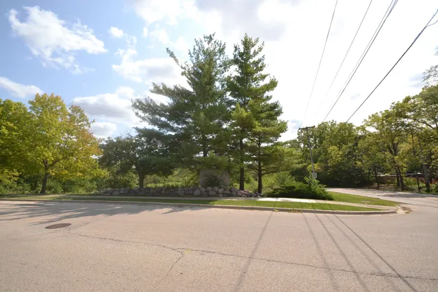 $150,000 | Lot 1 Highland Springs Drive, Elgin, IL 60123