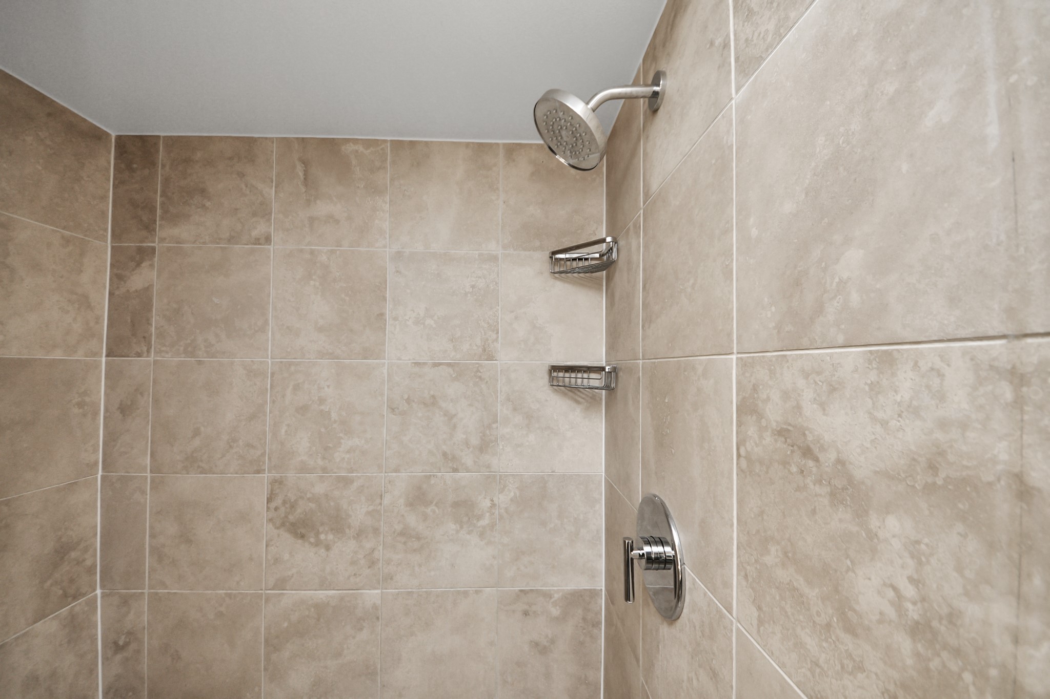 1300 Lamar Street, Unit S8 Houston, TX 77010 - Photo 30 of 50 a close view of a bathroom shower