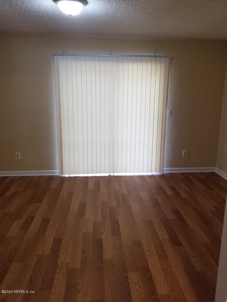 5449 Foxboro Road, Unit 7 Jacksonville, FL 32208 - Photo 11 of 37 20200322_115156