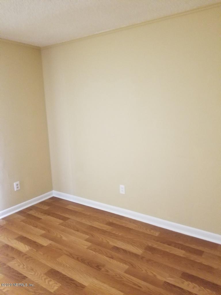 5449 Foxboro Road, Unit 7 Jacksonville, FL 32208 - Photo 13 of 37 20200322_115208