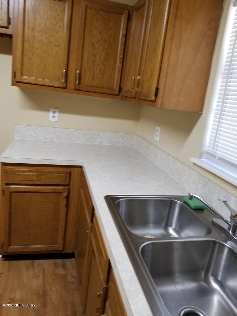 5449 Foxboro Road, Unit 7 Jacksonville, FL 32208 - Photo 6 of 37 20200322_115104