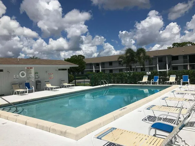 $1,750 | 1271 Southeast Parkview Place, Unit H4, Stuart, FL 34994