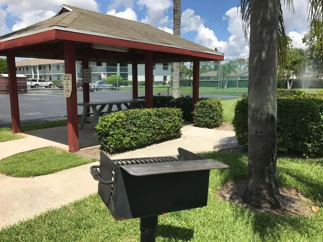 $1,750 | 1271 Southeast Parkview Place, Unit H4, Stuart, FL 34994