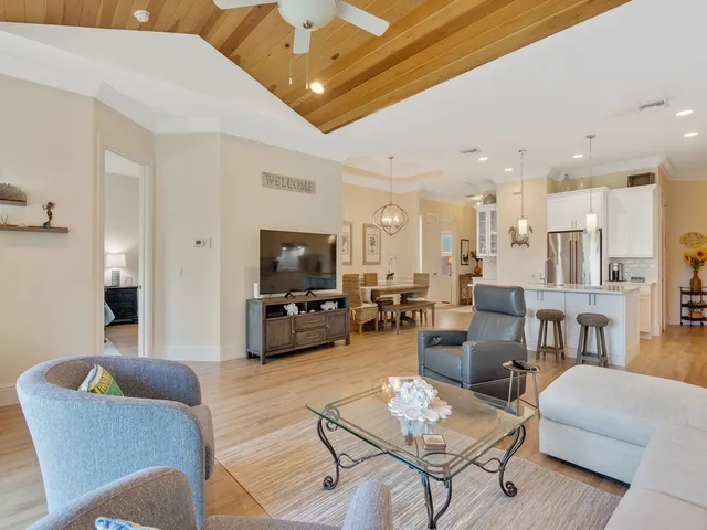 $5,000 | 2010 Bridgepointe Circle, Unit 102, Vero Beach, FL 32967