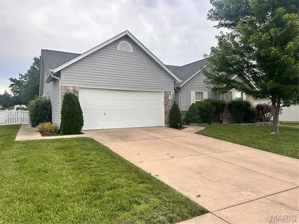 $379,900 | 1419 Sunburst Drive, O'Fallon, MO 63366