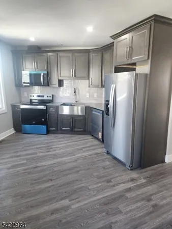 $2,850 | 93 Hughes Street, Unit 3, Maplewood, NJ 07040