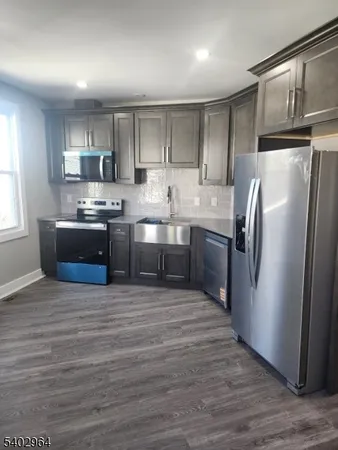$2,850 | 93 Hughes Street, Unit 3, Maplewood, NJ 07040