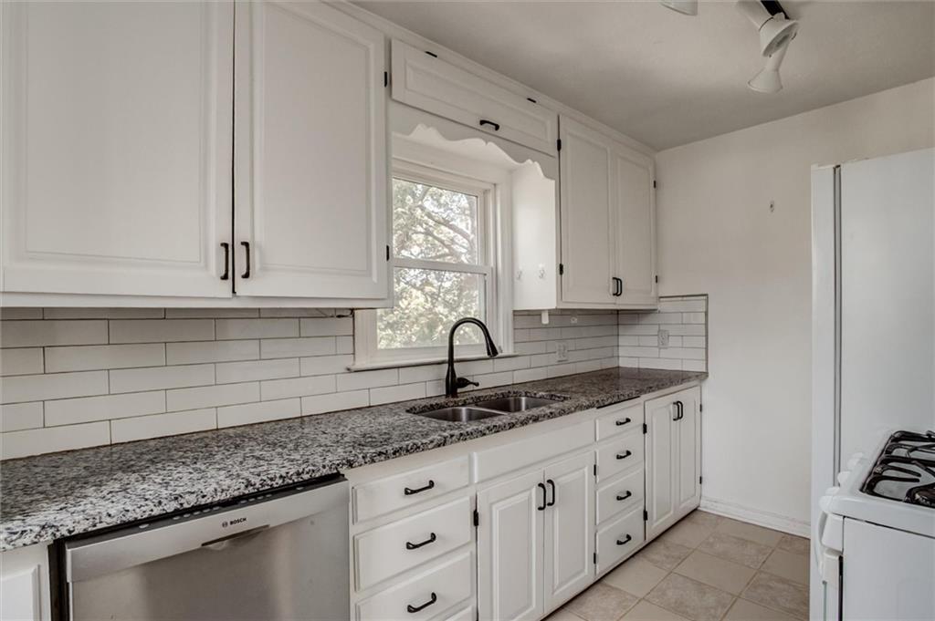 9328 West 51st Street Merriam, KS 66203 - Photo 11 of 36