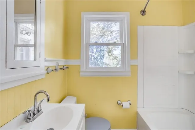 $320,000 | 9328 West 51st Street, Merriam, KS 66203