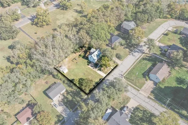 $320,000 | 9328 West 51st Street, Merriam, KS 66203