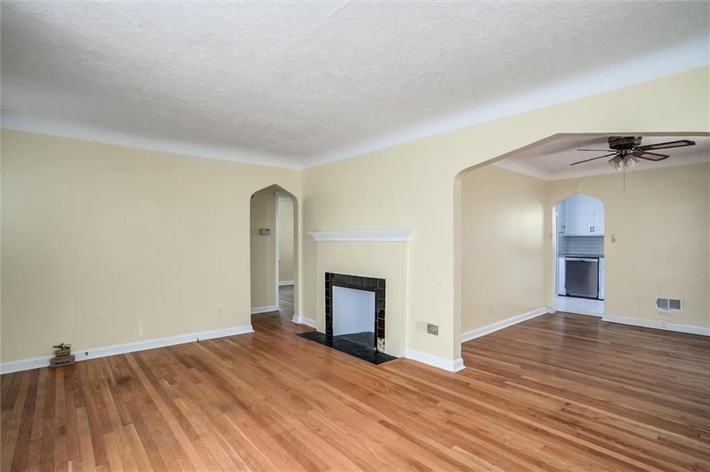 9328 West 51st Street Merriam, KS 66203 - Photo 7 of 36