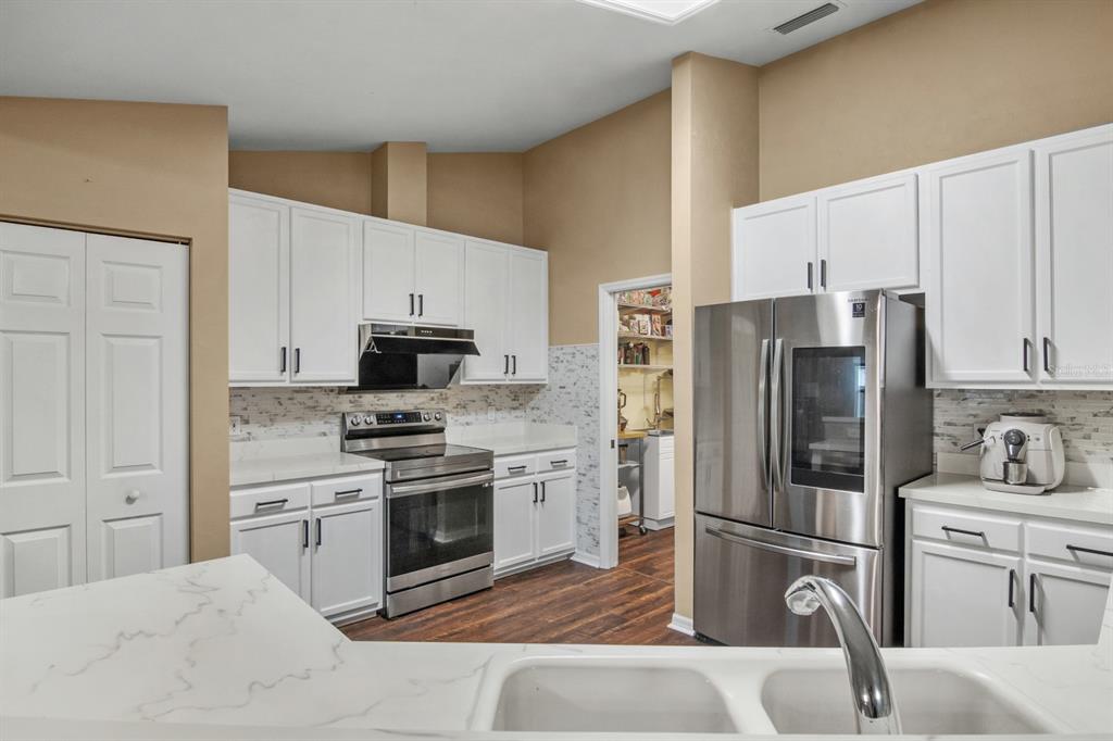 8145 Southwest 51st Road Gainesville, FL 32608 - Photo 3 of 31