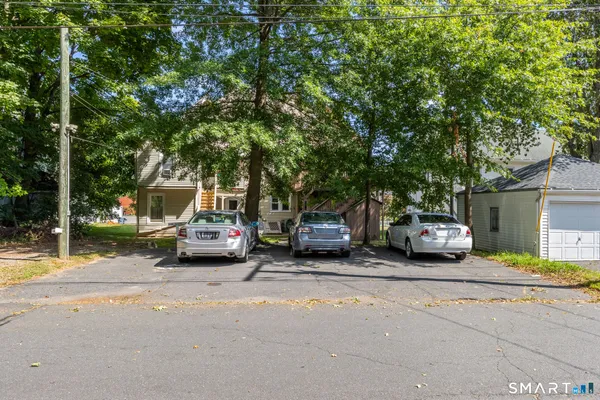 $1,350 | 39 Goodwin Street, Unit 1, Bristol, CT 06010