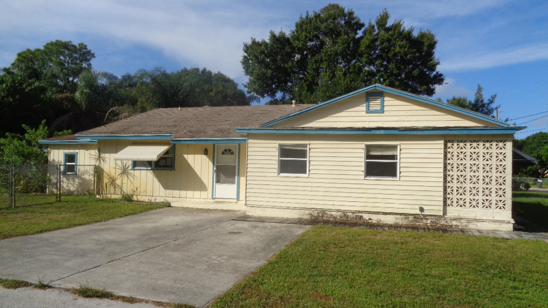 1102 Apple Street Fort Pierce, FL 34950 - Photo 1 of 15 FRONT EXTERIOR