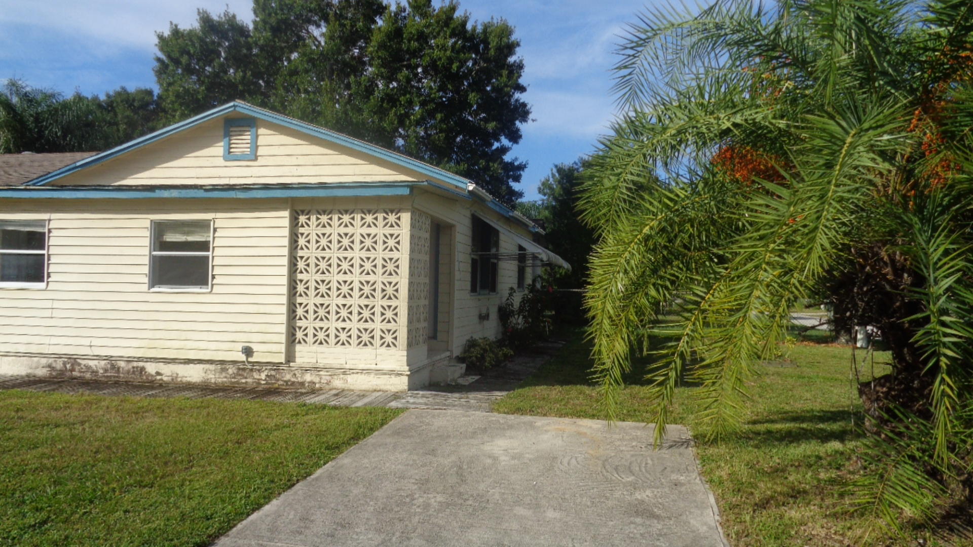 1102 Apple Street Fort Pierce, FL 34950 - Photo 2 of 15 DSC03267 - Copy