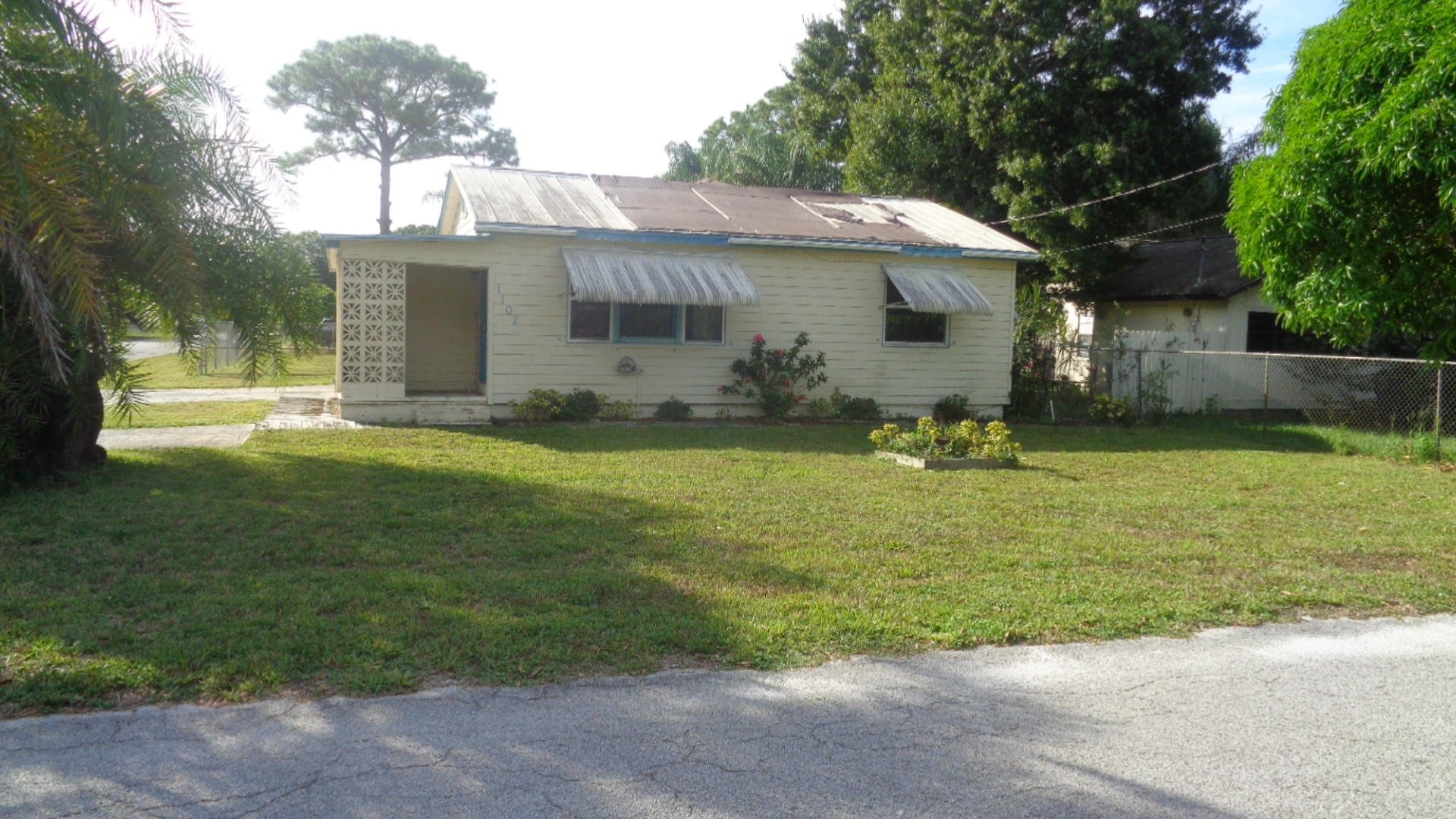 1102 Apple Street Fort Pierce, FL 34950 - Photo 3 of 15 DSC03268