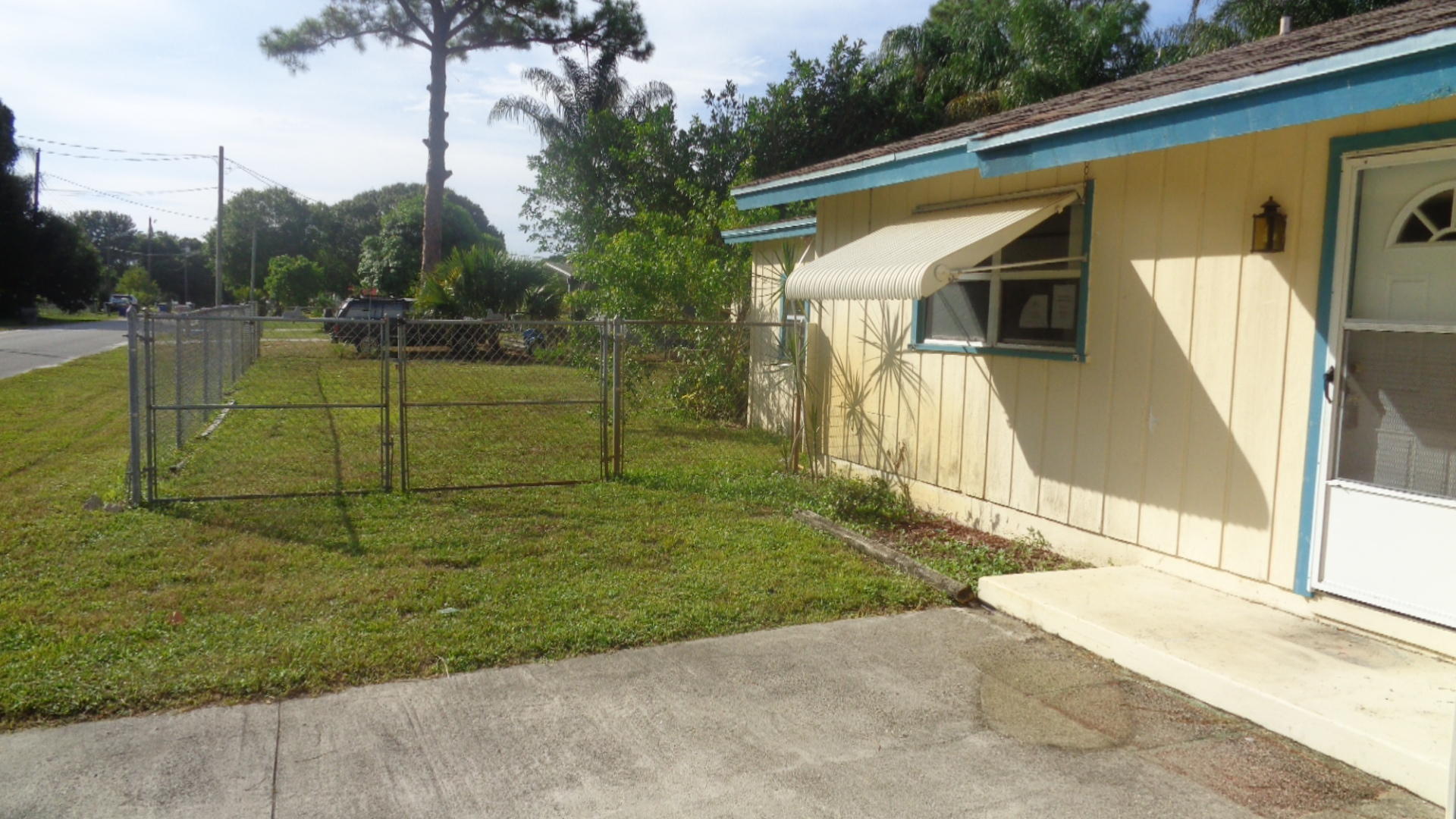 1102 Apple Street Fort Pierce, FL 34950 - Photo 4 of 15 DSC03270