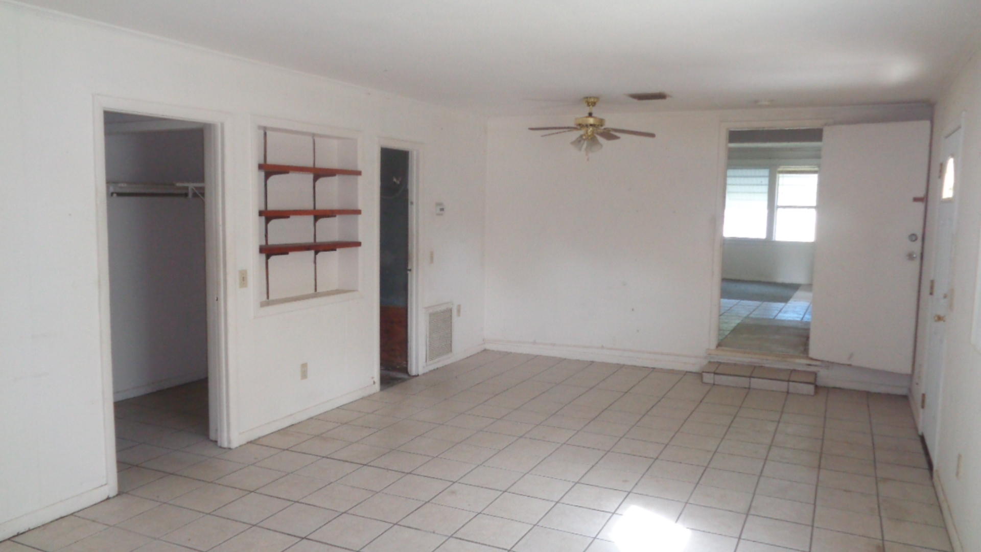 1102 Apple Street Fort Pierce, FL 34950 - Photo 6 of 15 DSC03272