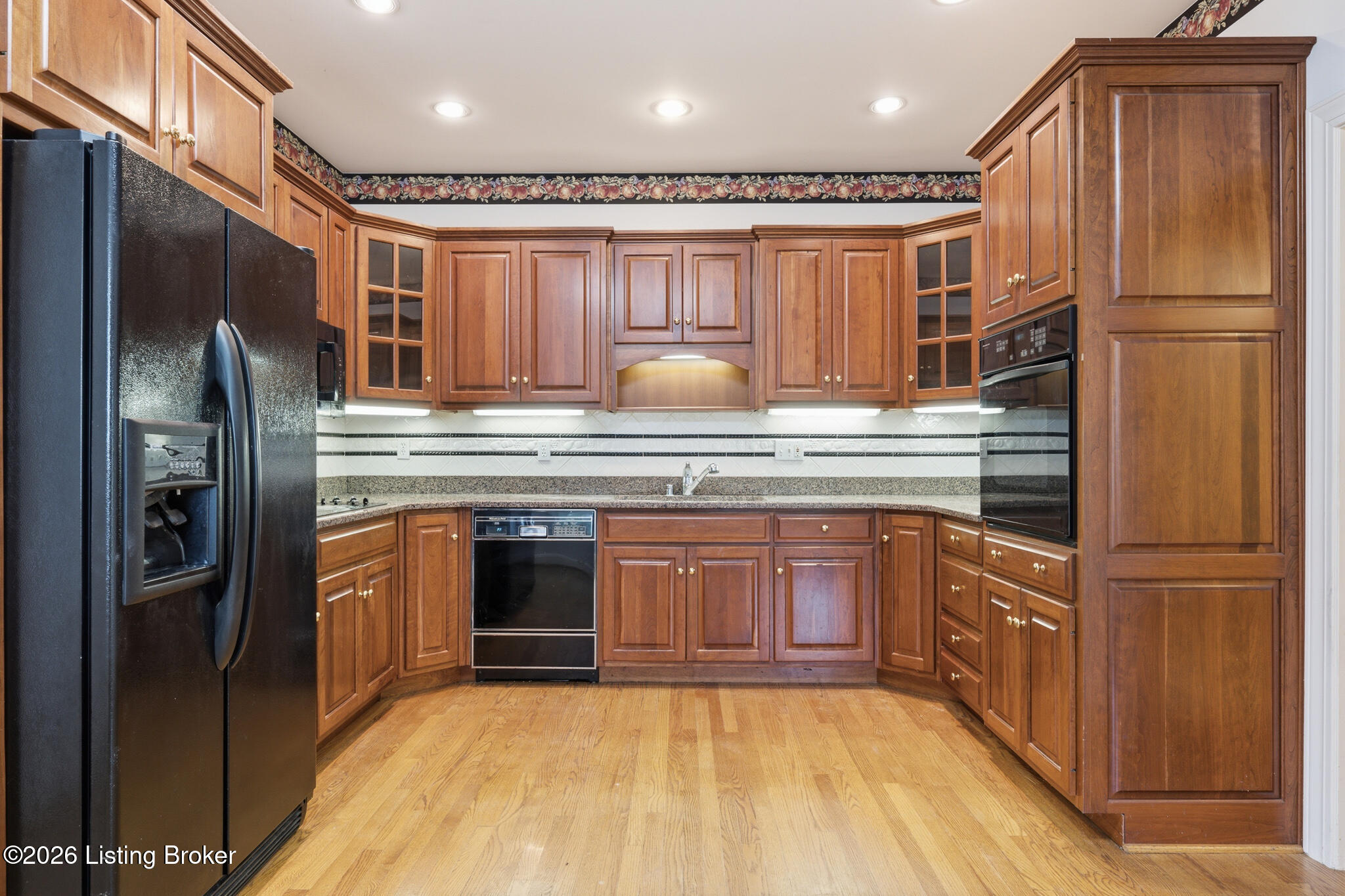 5523 Apache Road Louisville, KY 40207 - Photo 14 of 52 14-kitchen