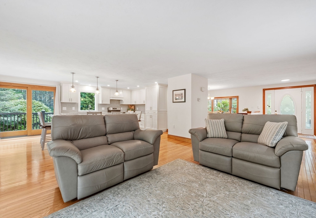 83 Micajah Pond Road Plymouth, MA 02360 - Photo 12 of 41 Gallery Image 12