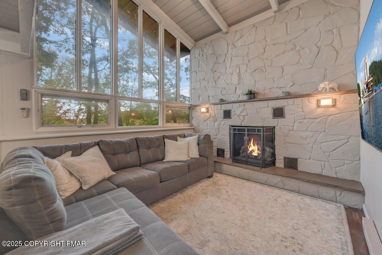 437 Westcolang Road Hawley, PA 18428 - Photo 11 of 108 437 Westcolang Rd, Hawley, PA 18428 19 L