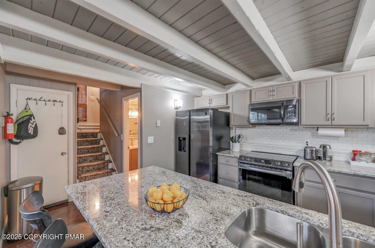 437 Westcolang Road Hawley, PA 18428 - Photo 19 of 108 437 Westcolang Rd, Hawley, PA 18428 37 L