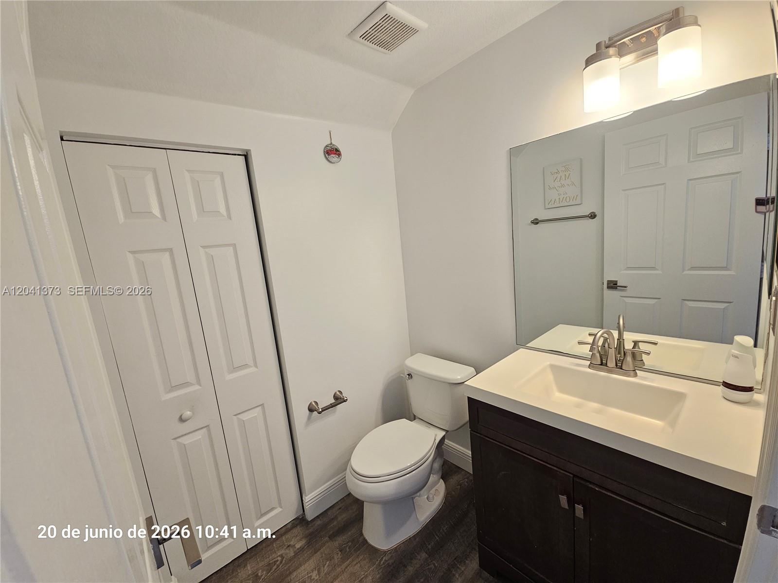 11364 Southwest 233rd Street Homestead, FL 33032 - Photo 9 of 49 Half barhroom