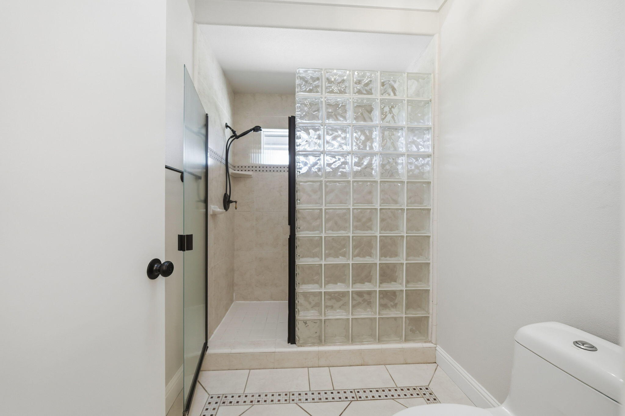 6760 Amber Ridge Drive Anderson, CA 96007 - Photo 16 of 30 Master Shower