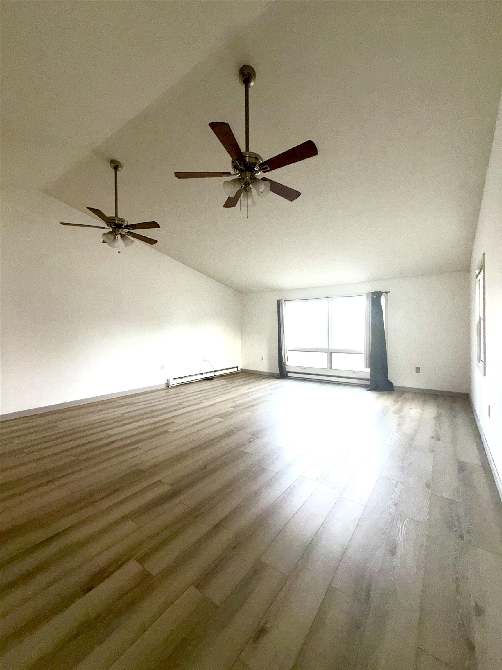 186 Dunbarton Road, Unit 14 Manchester, NH 03102 - Photo 3 of 22 Gallery Image 3