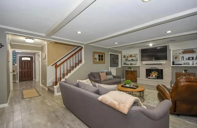 $2,400 | 10519 Jaycreek Drive, Houston, TX 77070