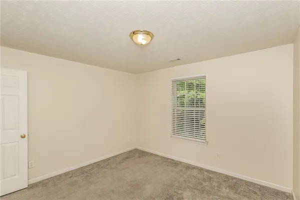 $1,700 | 6076 Camden Forrest Drive, Riverdale, GA 30296