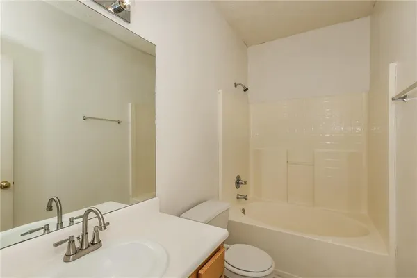 $1,700 | 6076 Camden Forrest Drive, Riverdale, GA 30296