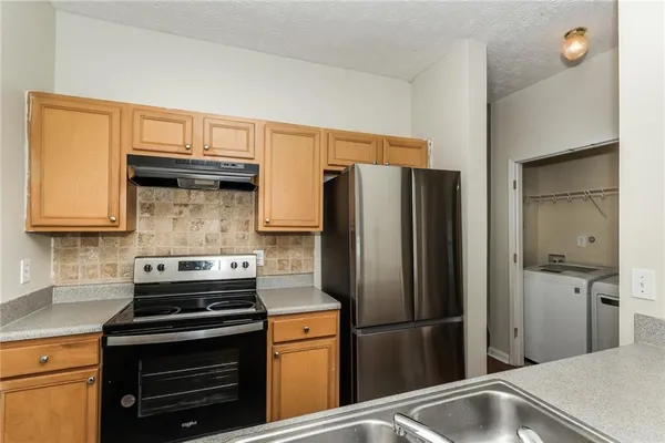 $1,700 | 6076 Camden Forrest Drive, Riverdale, GA 30296