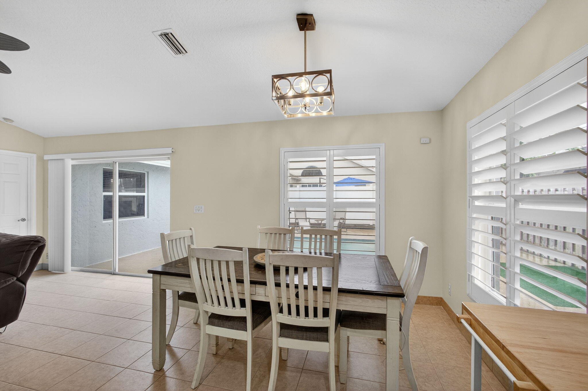 6394 Drake Street Jupiter, FL 33458 - Photo 12 of 54 15-web-or-mls-030_5D1A8413