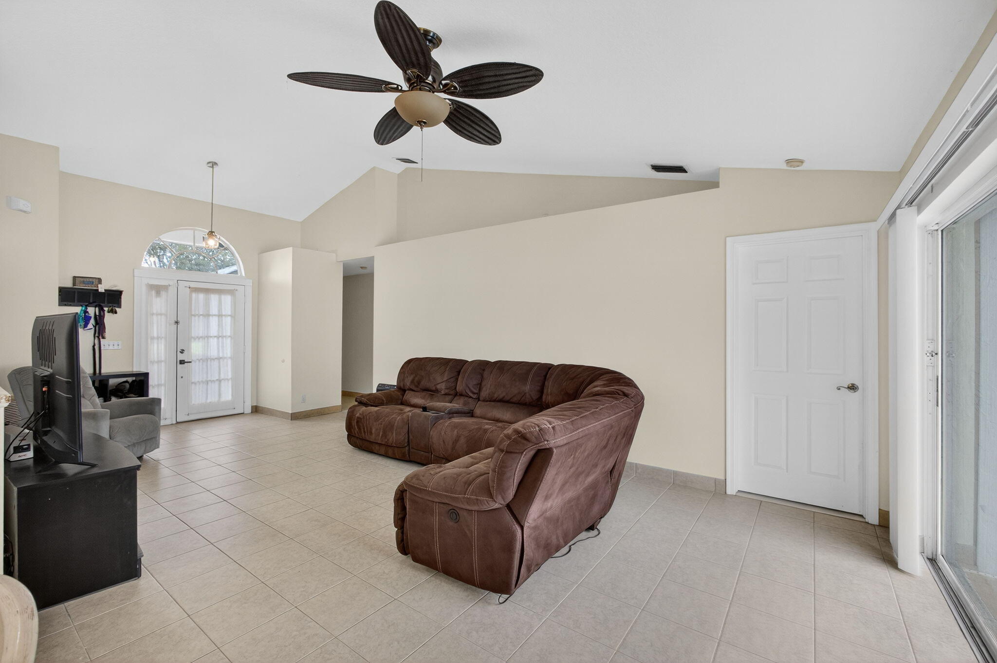 6394 Drake Street Jupiter, FL 33458 - Photo 13 of 54 10-web-or-mls-025_5D1A8388