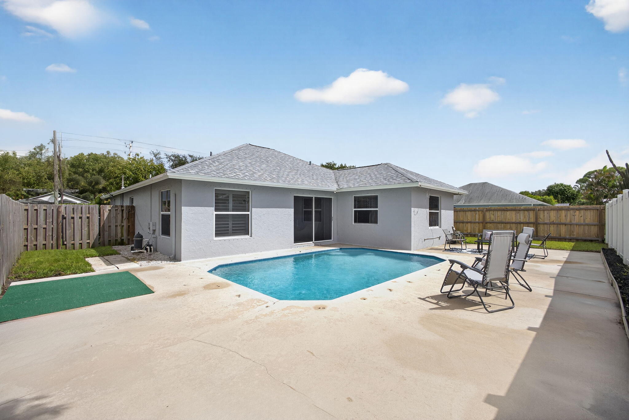 6394 Drake Street Jupiter, FL 33458 - Photo 3 of 54 35-web-or-mls-008_5D1A8297
