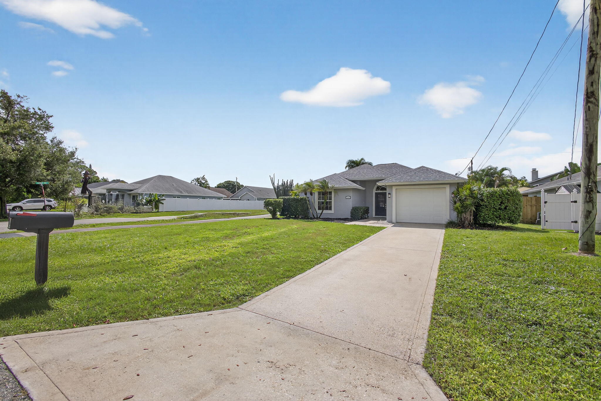 6394 Drake Street Jupiter, FL 33458 - Photo 42 of 54 3-web-or-mls-003_5D1A8272
