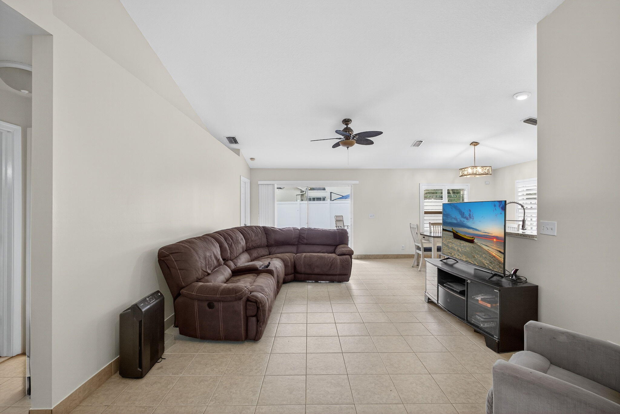 6394 Drake Street Jupiter, FL 33458 - Photo 5 of 54 8-web-or-mls-023_5D1A8380